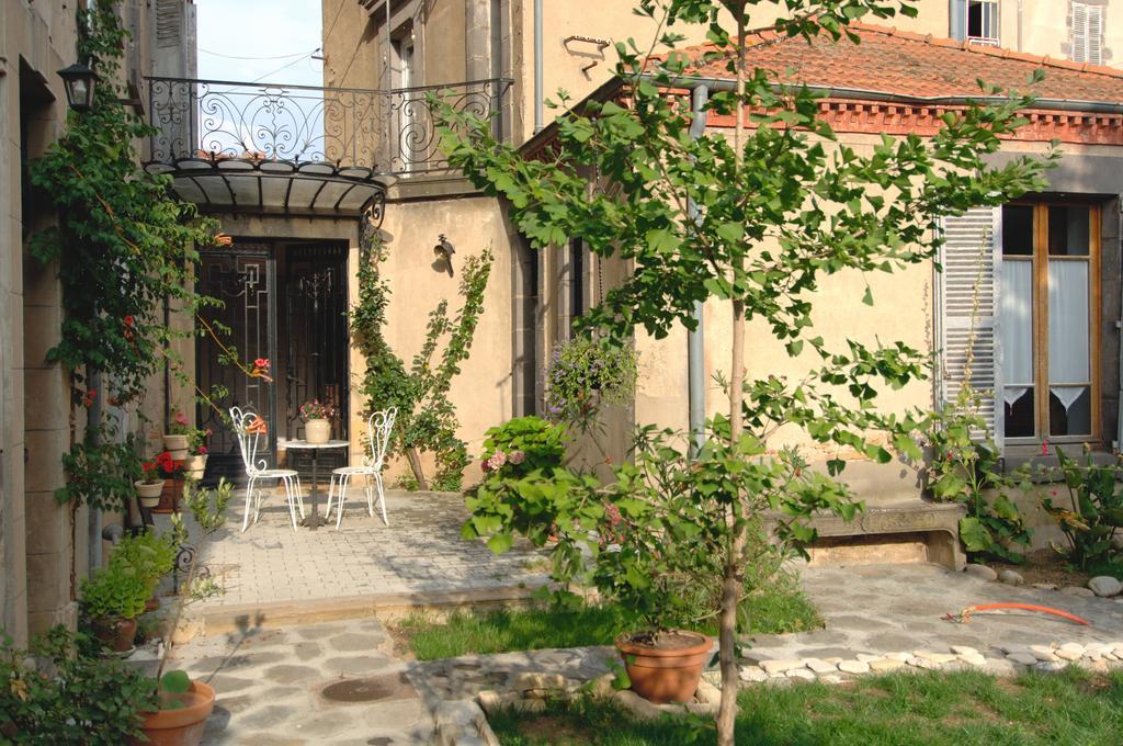 La Maison De Mariecamille Ξενοδοχείο Saint-Germain-Lembron Εξωτερικό φωτογραφία