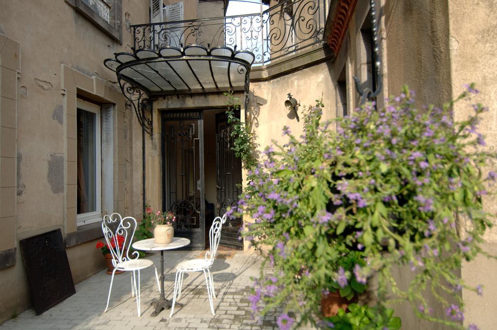 La Maison De Mariecamille Ξενοδοχείο Saint-Germain-Lembron Εξωτερικό φωτογραφία